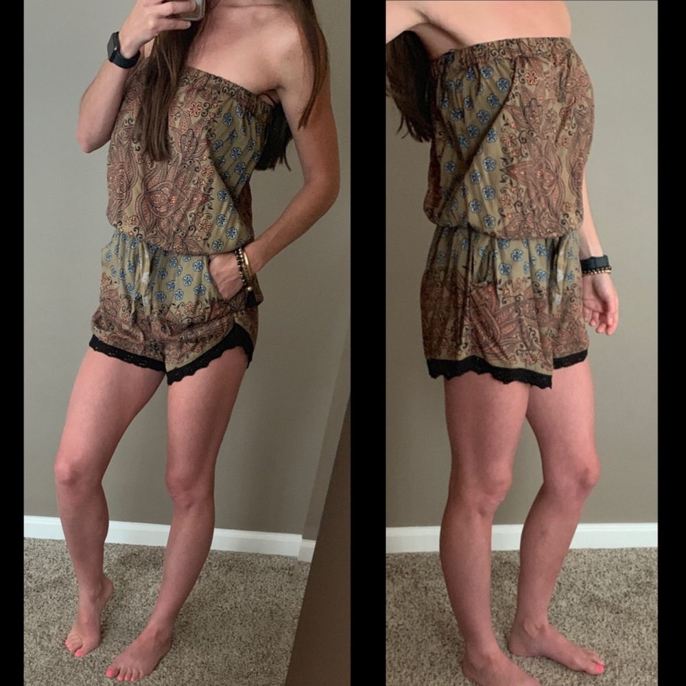 NWOT • ANGIE strapless romper • size-M •